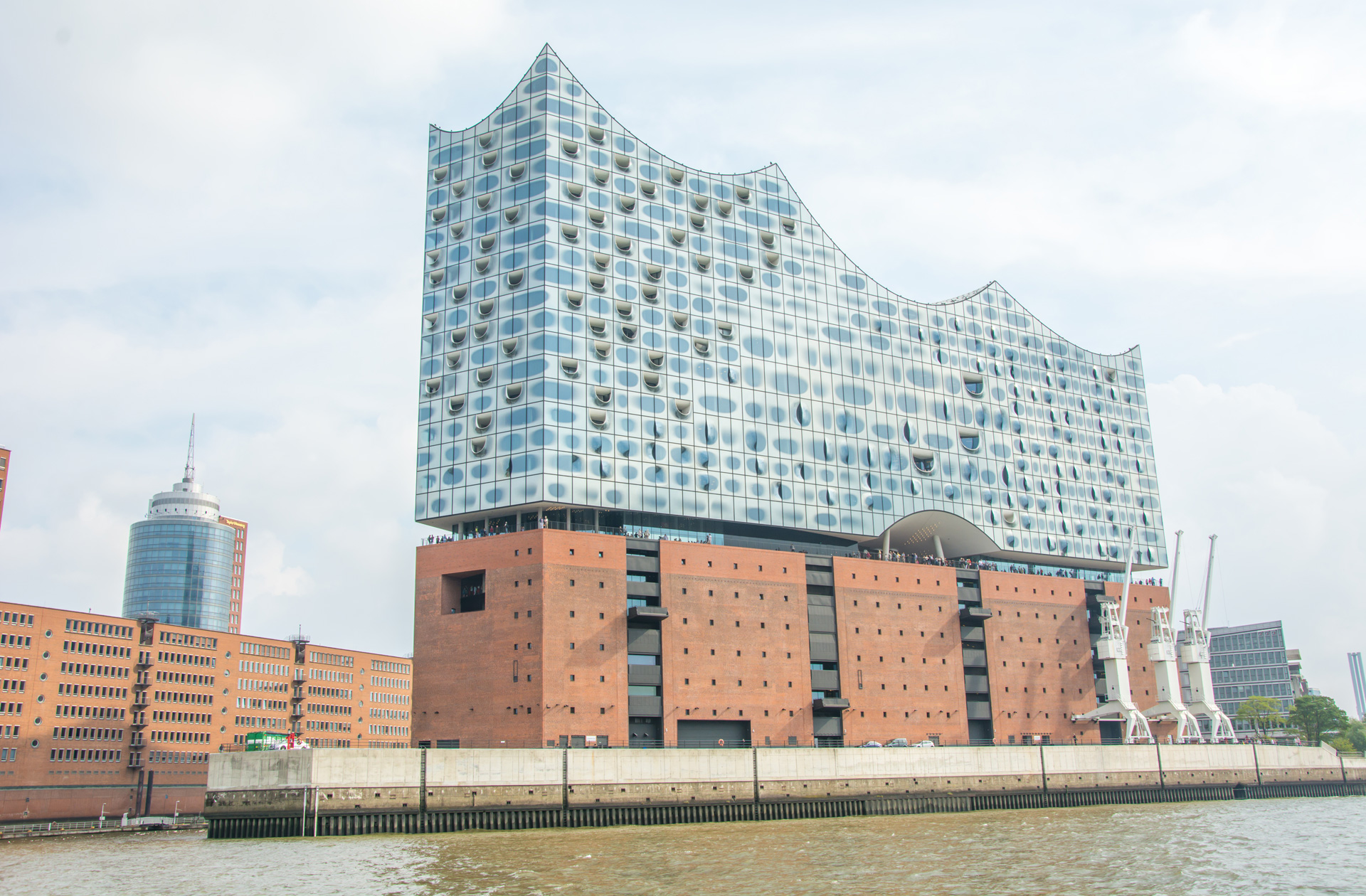 FranDiscovers Europa Deutschland Hamburg Barkassenfahrt Elbphilharmonie